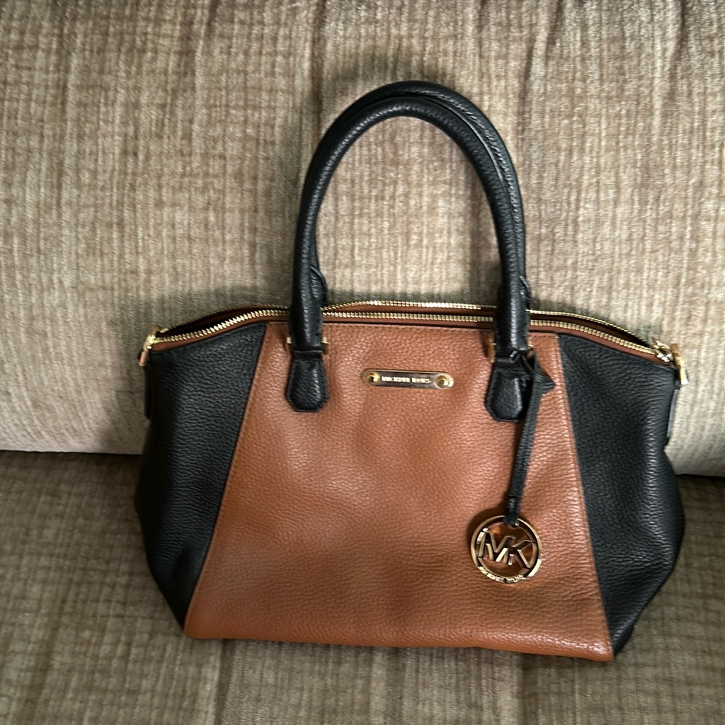 Michael Kors, Medium Leather Satchel Adjustable, Attachable, Shoulder Strap